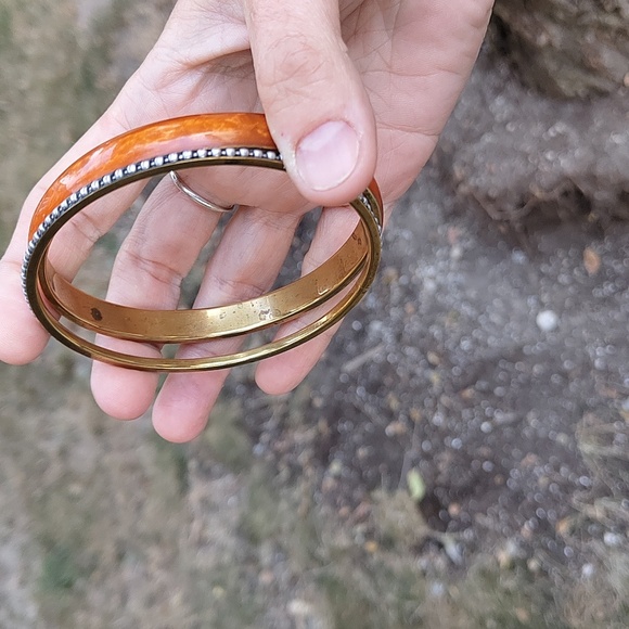 Vintage orange resin/ studded and brass bangles - Picture 3 of 4